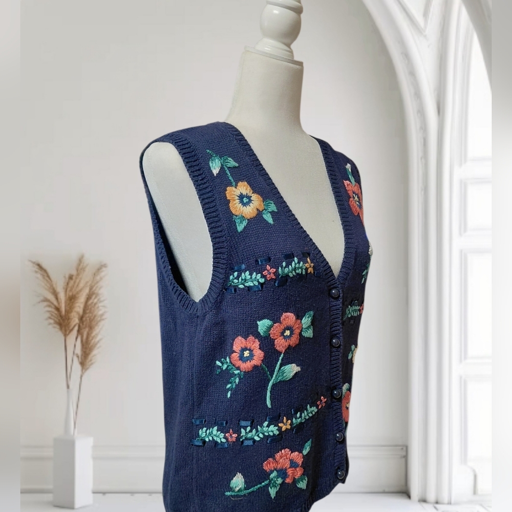 Liz Baker Essentials Knit Vest  (F11) - Picture 2 of 5